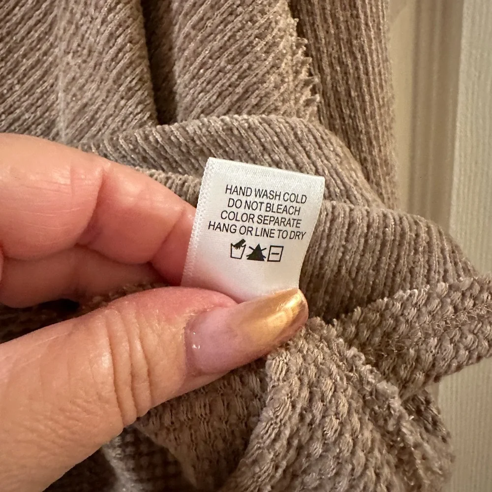 Kirious Los Angeles Long Sleeve Top - Picture 5 of 6